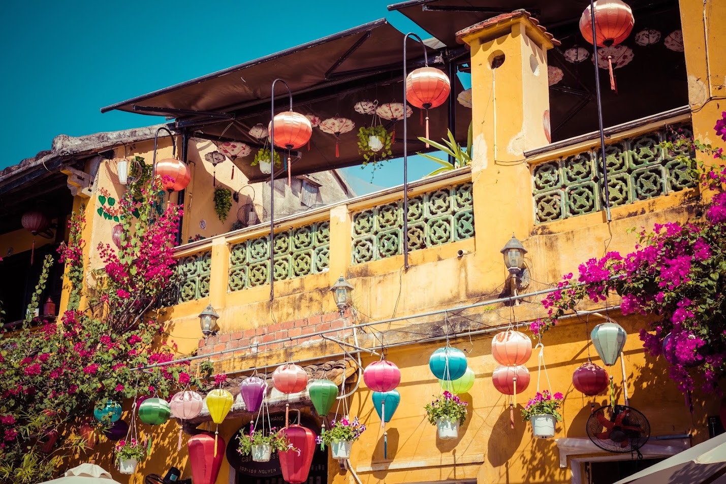 Charming Hoi An cafe interior, Instagrammable spots