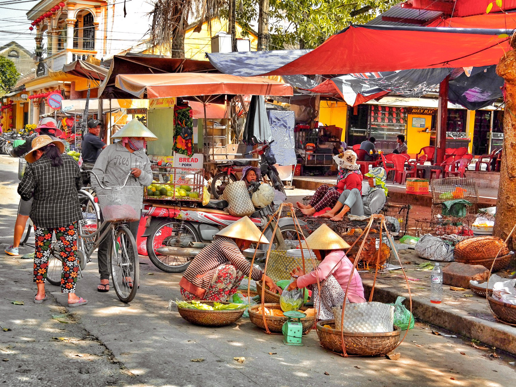 Hoi An Central Market photography, vibrant local life